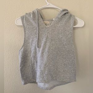 Grey cropped hooded tank